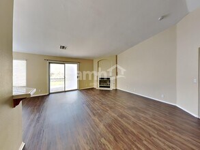 1023 Companion Way in Henderson, NV - Building Photo - Building Photo