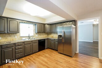 4525 Debbie Ln in Lutz, FL - Building Photo - Building Photo