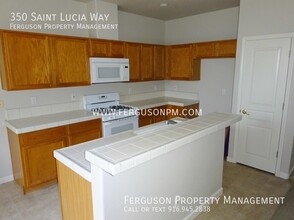 350 St Lucia Way in Lincoln, CA - Foto de edificio - Building Photo