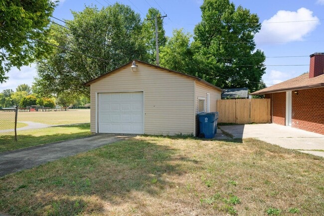 4999 Packard Dr in Dayton, OH - Building Photo - Building Photo