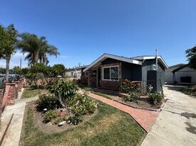 12022 207th St in Lakewood, CA - Building Photo