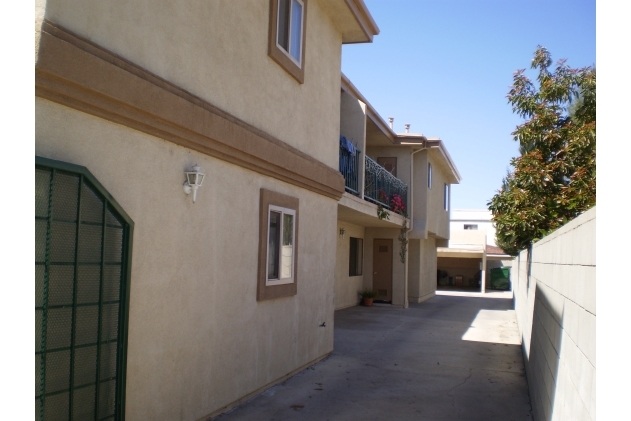 22607 14th St in Newhall, CA - Building Photo - Building Photo