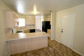 3748 Marielene Cir in College Station, TX - Building Photo - Building Photo
