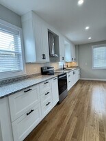 34 Curry Cir, Unit 2 in Swampscott, MA - Building Photo