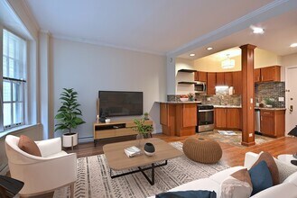 70 E Scott St in Chicago, IL - Building Photo - Building Photo