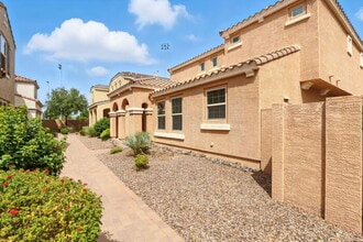 2240 S Buckaroo Trail in Gilbert, AZ - Building Photo - Building Photo