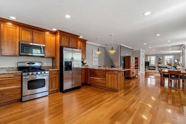 66 Thorndike St in Cambridge, MA - Building Photo - Building Photo
