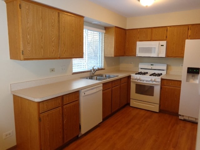 1404 Keele Dr in Carpentersville, IL - Foto de edificio - Building Photo