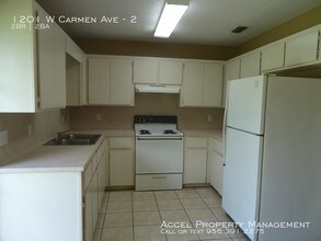 1201 W Carmen Ave-Unit -2 in Edinburg, TX - Building Photo - Building Photo