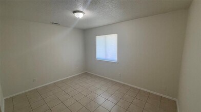 8210 Sam Rayburn Dr in Austin, TX - Building Photo - Building Photo