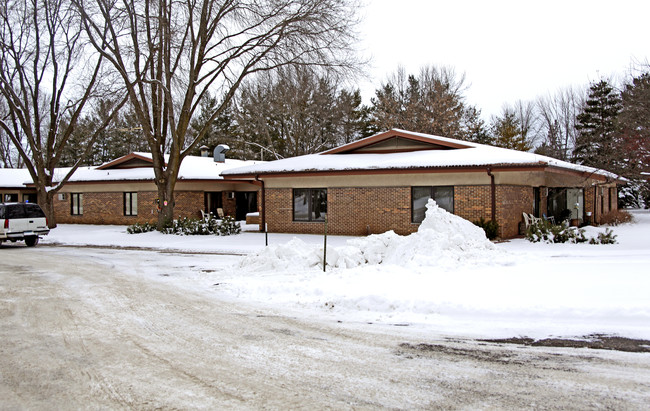 Crow River Villa Apartments in Delano, MN - Building Photo - Building Photo