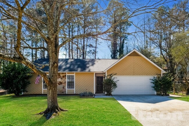 property at 2543 Mistletoe Ln SW