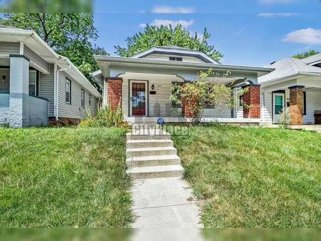 1544 Spruce St in Indianapolis, IN - Foto de edificio - Building Photo
