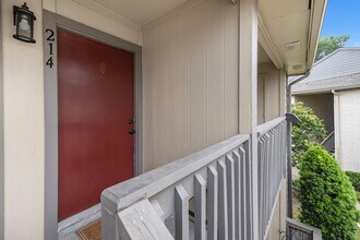 1900 Bay Area Blvd in Houston, TX - Building Photo - Building Photo