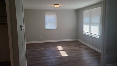 7847 Saltsburg Rd in Pittsburgh, PA - Foto de edificio - Building Photo