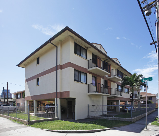 2029 Algaroba St in Honolulu, HI - Building Photo - Building Photo