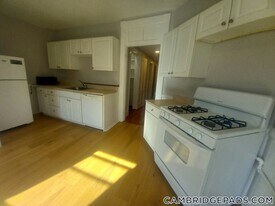 1590 Cambridge St in Cambridge, MA - Building Photo