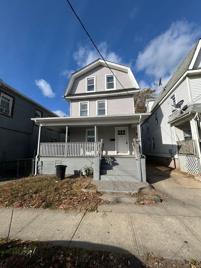 121 Atkins Ave in Asbury Park, NJ - Building Photo - Building Photo