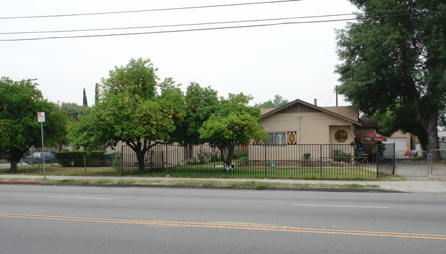 16004 Vanowen St in Van Nuys, CA - Building Photo - Building Photo