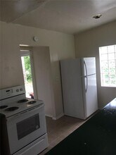 6128 Strawflower Pl in Jacksonville, FL - Foto de edificio - Building Photo