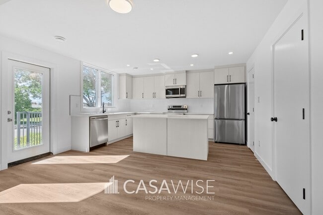 property at 11323-11106 106 St
