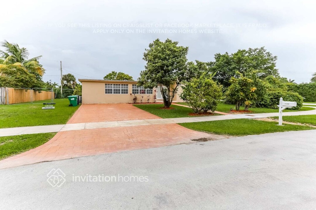 11345 SW 108th Ave in Miami, FL - Building Photo