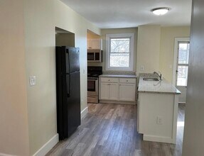 564 High St in Middletown, CT - Building Photo - Building Photo