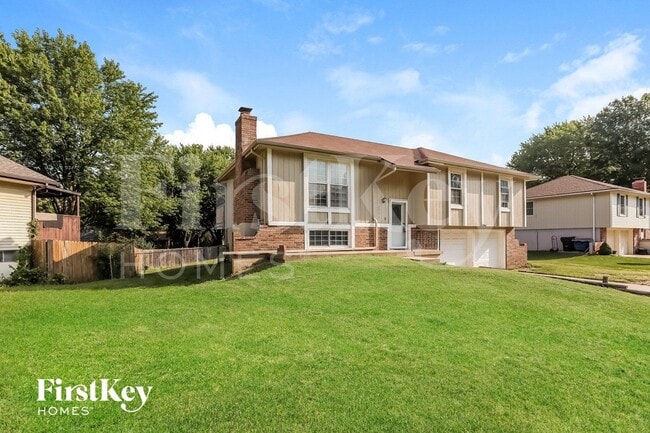 2921 SW Moore St in Blue Springs, MO - Foto de edificio - Building Photo