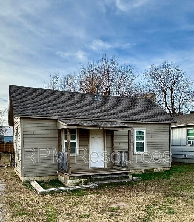 property at 118 Birch Ave