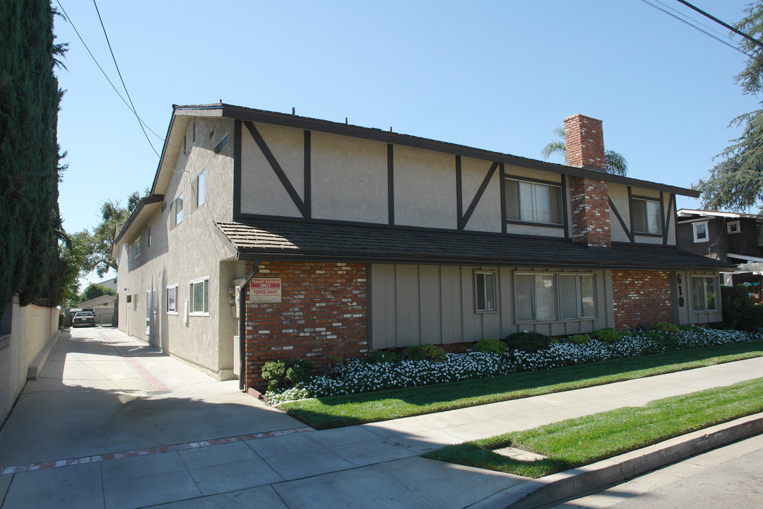 610 E Broadway in San Gabriel, CA - Foto de edificio