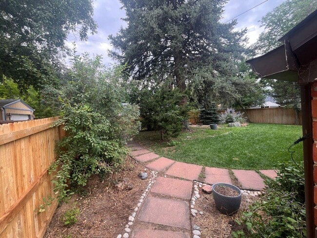 1184 Magnolia St in Denver, CO - Building Photo - Building Photo