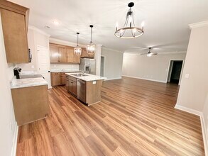 10515 Wall Triana Hwy in Toney, AL - Foto de edificio - Building Photo