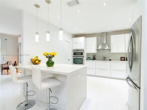 1617 NE 157th Ter in North Miami Beach, FL - Building Photo - Building Photo