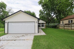 43 S Toledo Ave in Tulsa, OK - Building Photo