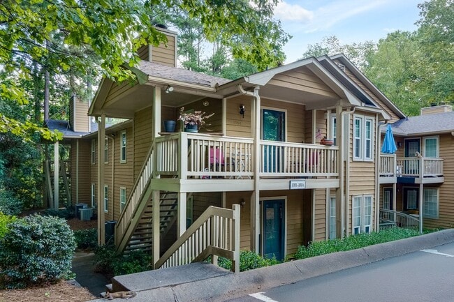 1003 Country Park Dr in Smyrna, GA - Building Photo - Building Photo