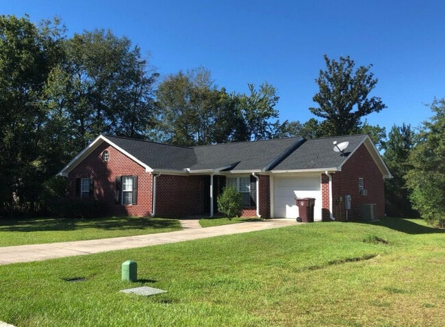 289 Travellers Ct in Satsuma, AL - Building Photo - Building Photo