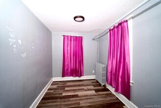 161 Rockaway Ave in Valley Stream, NY - Building Photo - Building Photo