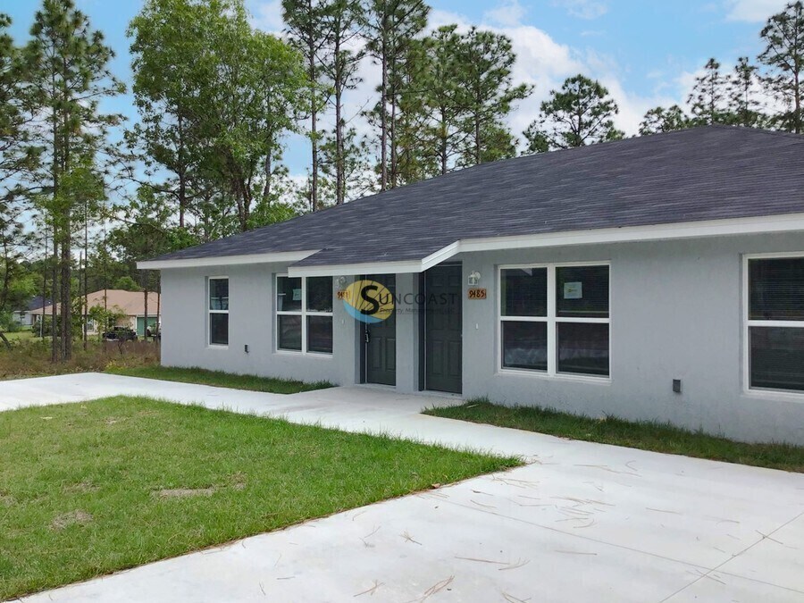 9454 N Travis Dr in Citrus Springs, FL - Building Photo