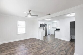 2217 Dora St in Ft. Myers, FL - Building Photo - Building Photo
