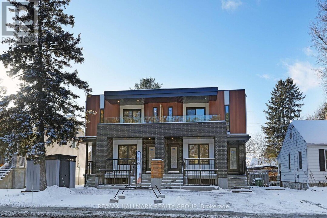 958 Fisher Ave in Ottawa, ON - Building Photo
