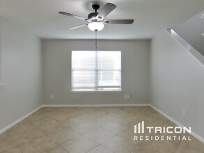 8627 Heathglen Ln in Houston, TX - Building Photo - Building Photo