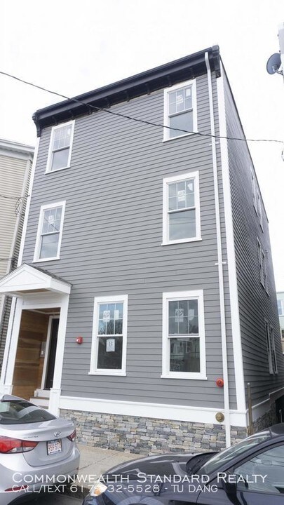 75 Morris St-Unit -#3 in Boston, MA - Building Photo