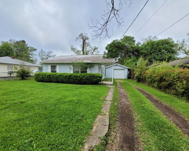 property at 1207 N 46th Ave