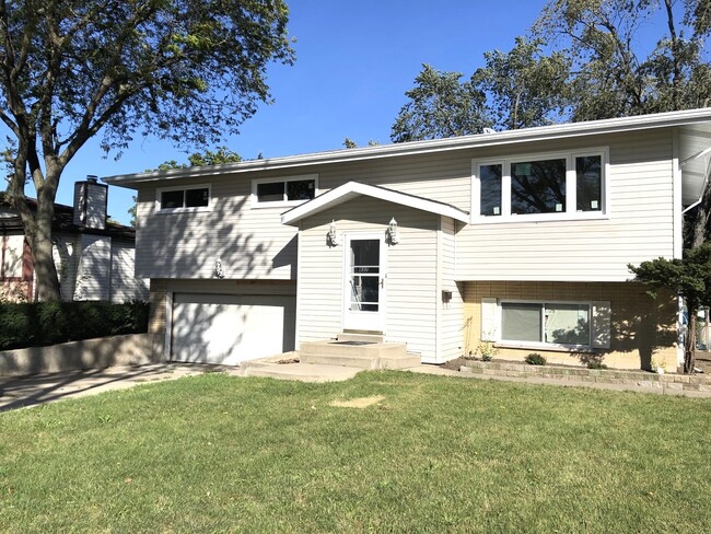 property at 837 S Iowa Ave