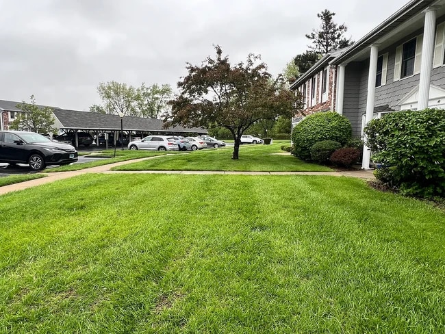 47 Joiners Rd, Unit 47 in Rocky Hill, CT - Foto de edificio - Building Photo
