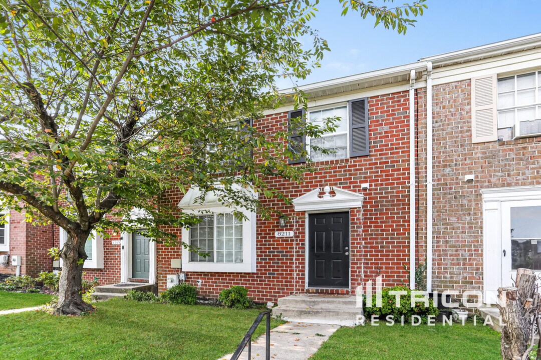 8211 Township Dr in Owings Mills, MD - Foto de edificio