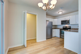 6211 Rolling Fork Rd in North Charleston, SC - Building Photo - Building Photo