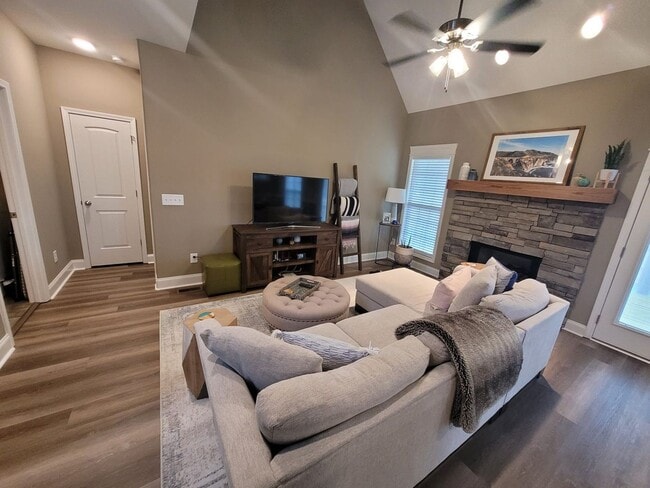 249 Crusaw Dr in Clarksville, TN - Building Photo - Building Photo