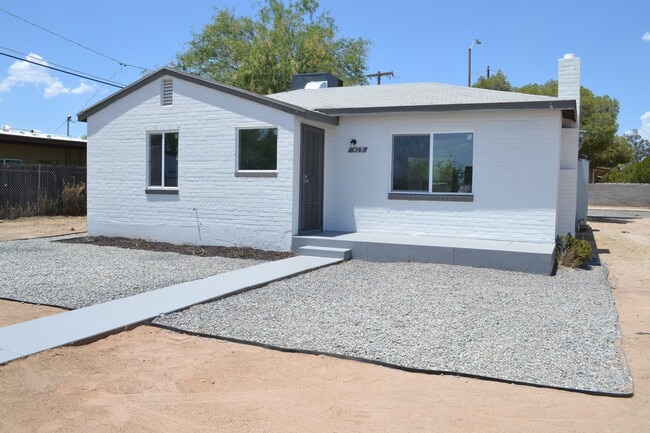 property at 419 E Seneca St