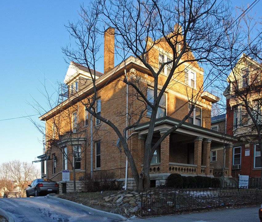 2353 Ohio Ave in Cincinnati, OH - Foto de edificio